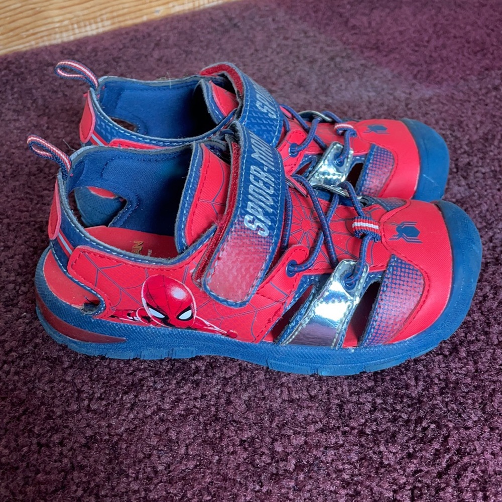🕷 Spider-Man Sandals 🕷 - Picture 5 of 7